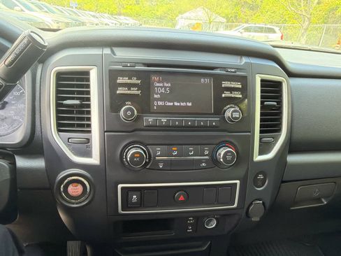 Used 2017 Nissan Titan S image 29