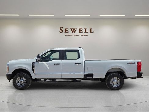 New 2026 Ford F250 XL w/ XL Off-Road Package image 2