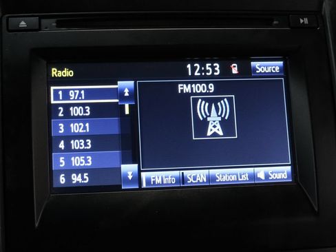 Used 2015 Toyota Camry SE FWD image 25