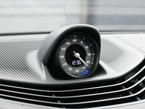 New 2025 Porsche Taycan GTS image 22