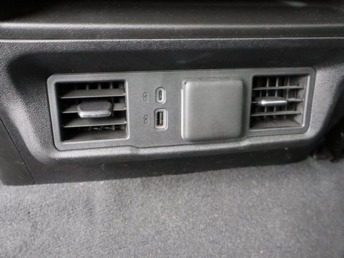 Used 2024 Chevrolet Silverado 1500 LT image 17