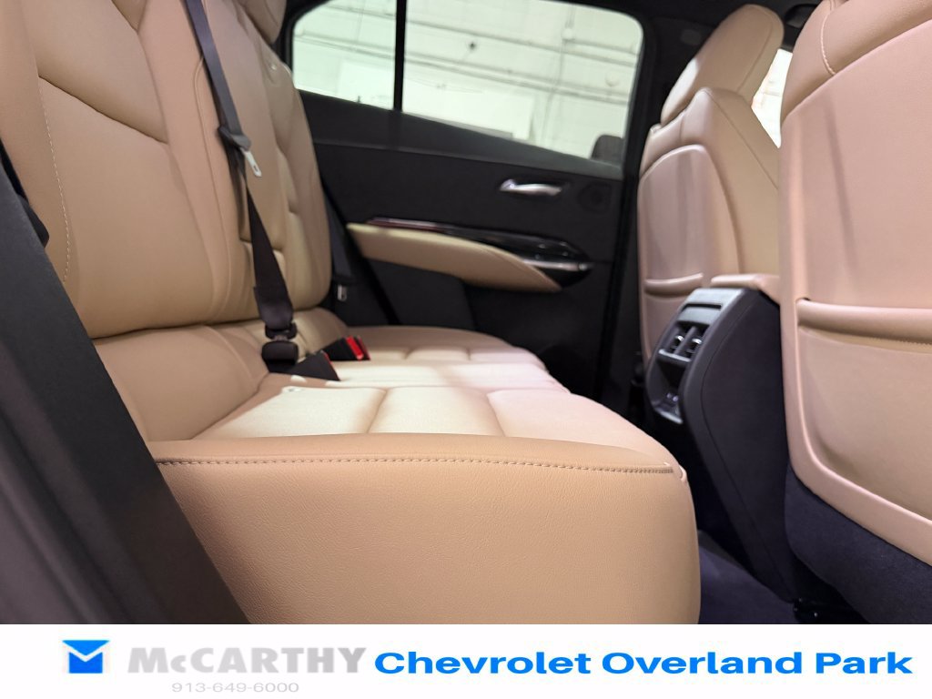 Used 2024 Cadillac XT4 Luxury w/ Cold Weather Package FWD image 31