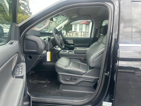 New 2026 Ford Expedition Active RWD image 10