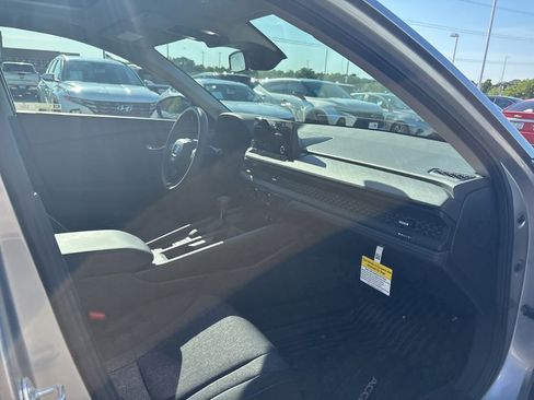 Used 2025 Honda Accord SE image 21