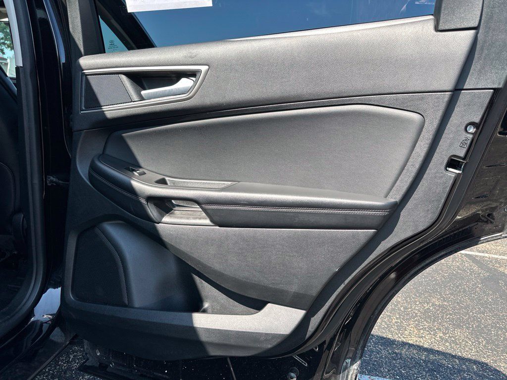 Used 2023 Ford Edge SEL AWD/4WD image 25