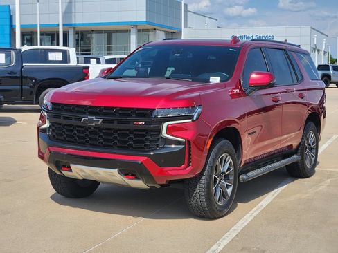 Used 2024 Chevrolet Tahoe Z71 w/ Luxury Package AWD/4WD image 3