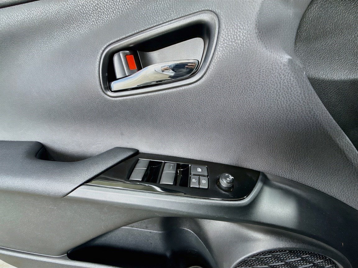 Used 2022 Toyota Prius Prime XLE FWD image 18