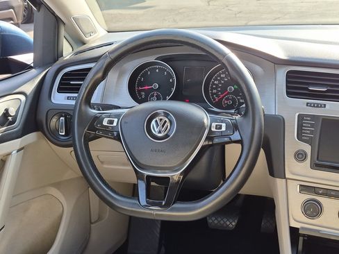 Used 2016 Volkswagen Golf SE w/ Lighting Package FWD image 11