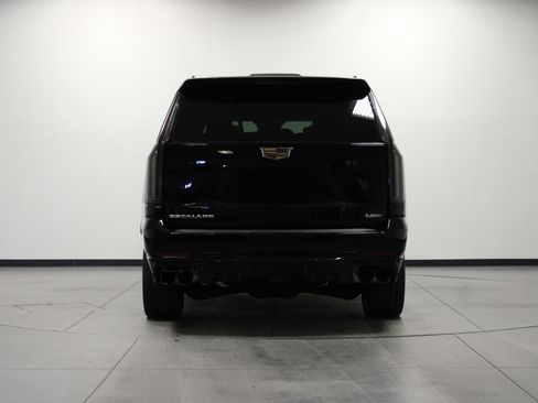 Used 2025 Cadillac Escalade ESV V image 5