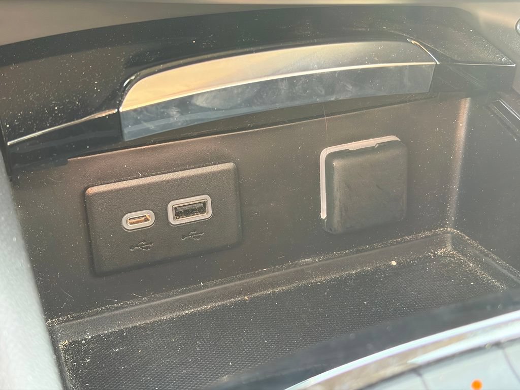 Used 2023 Buick Envision Preferred w/ Sport Touring Package AWD/4WD image 29