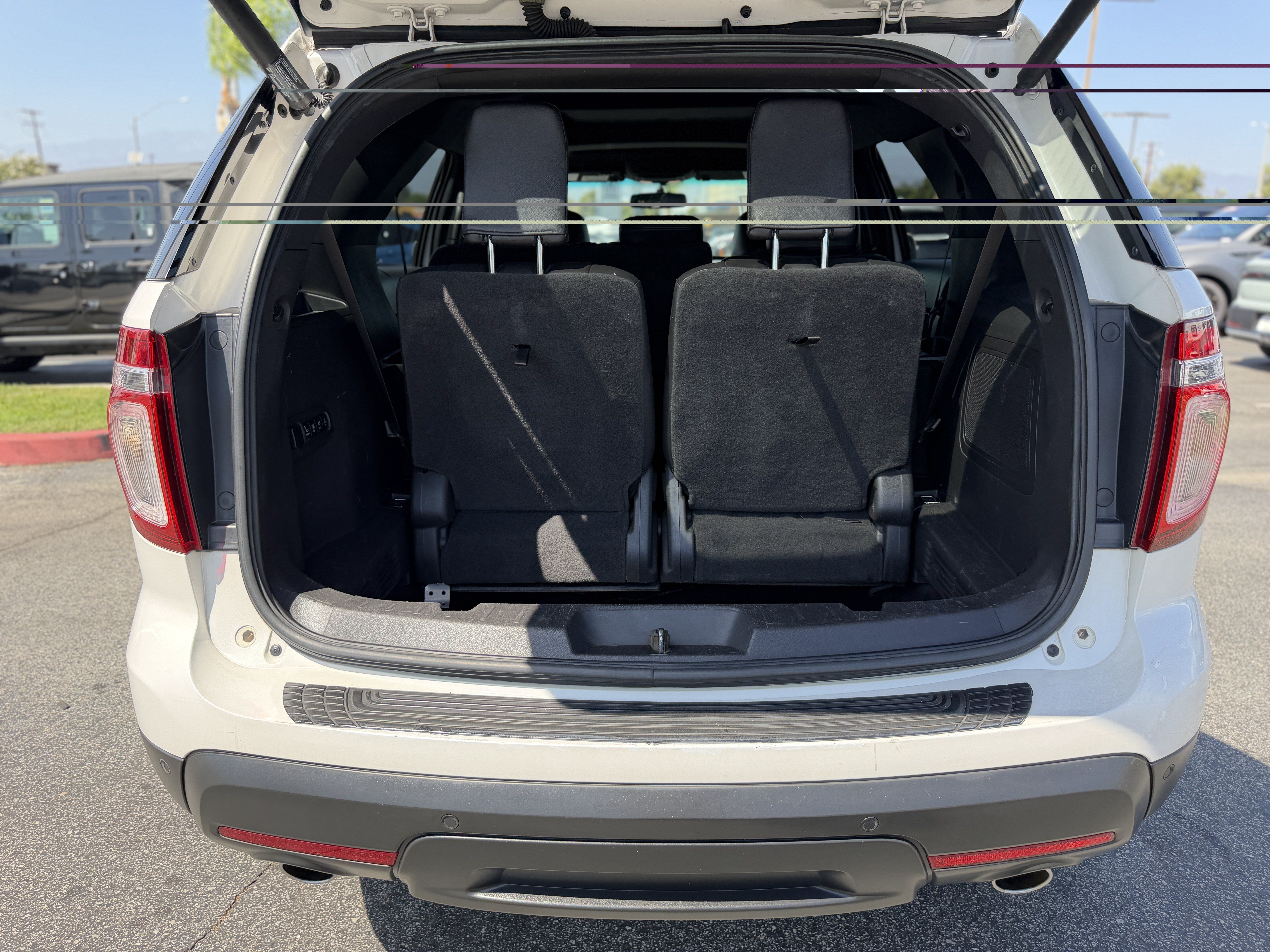 Used 2015 Ford Explorer Limited w/ Equipment Group 301A FWD image 10