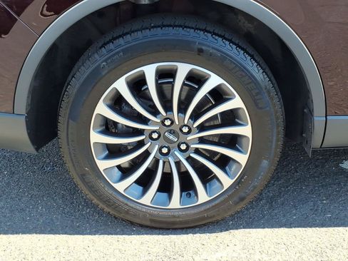 Used 2023 Lincoln Aviator Reserve w/ Equipment Group 201A AWD/4WD image 7
