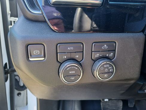 Used 2024 Chevrolet Silverado 1500 RST w/ Redline Edition AWD/4WD image 15
