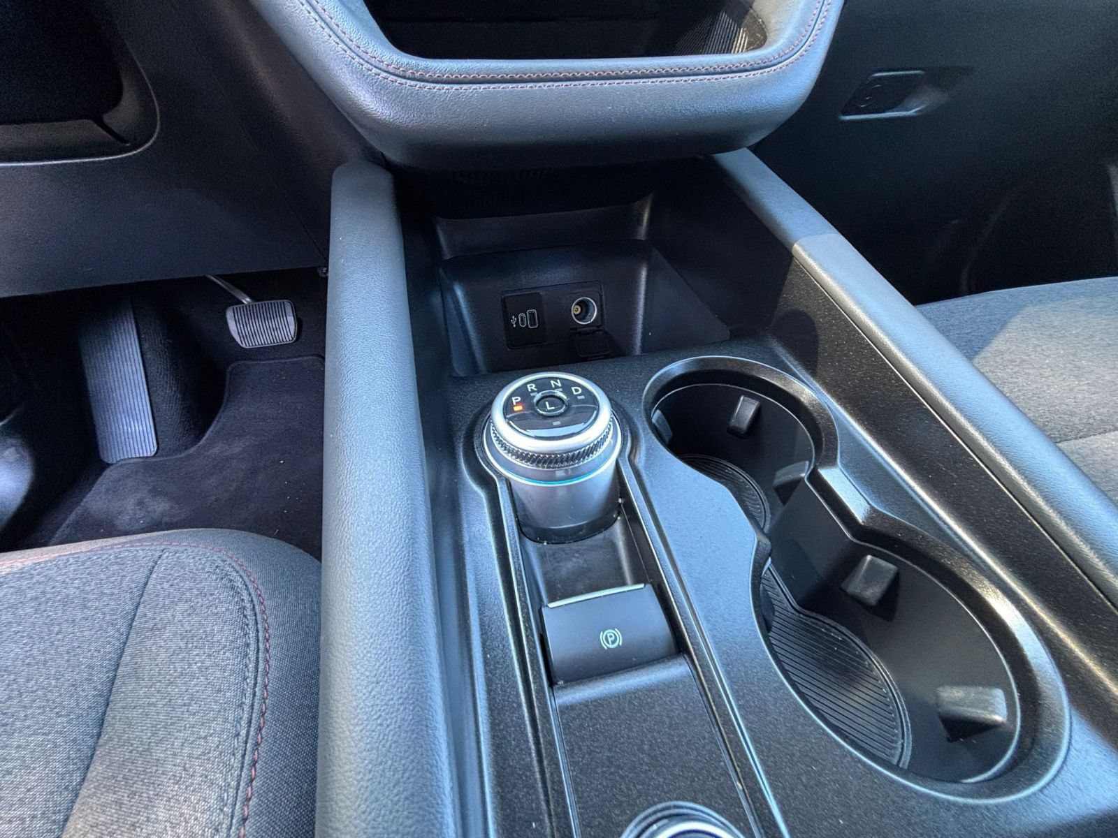 Used 2026 Ford Explorer Active AWD/4WD image 43