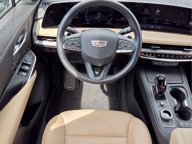 Certified 2025 Cadillac XT4 Premium Luxury w/ Cold Weather Package FWD image 18