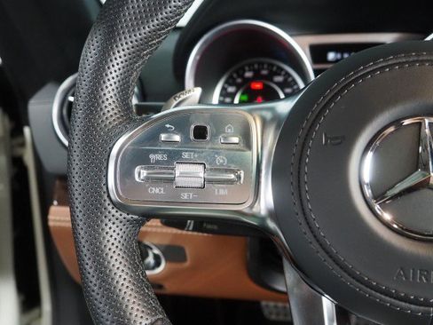 Used 2017 Mercedes-Benz SL 550 image 28