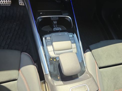 Used 2021 Mercedes-Benz GLA 250 4MATIC image 29