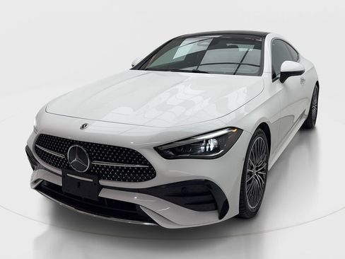 Used 2025 Mercedes-Benz CLE 300 4MATIC Coupe w/ AMG Line image 4