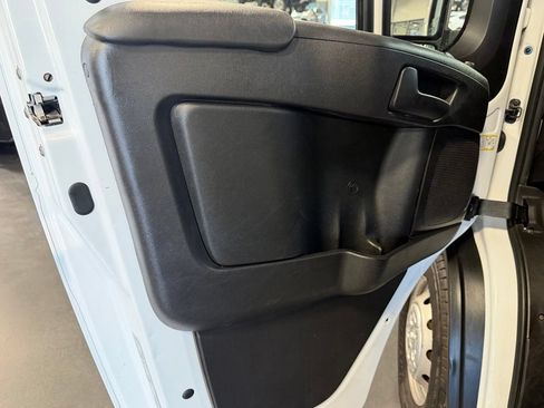 Used 2024 RAM ProMaster 2500 w/ Convenience Group FWD image 24