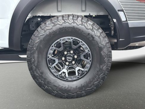 Used 2025 Ford F150 Raptor w/ Equipment Group 803A Raptor R AWD/4WD image 14