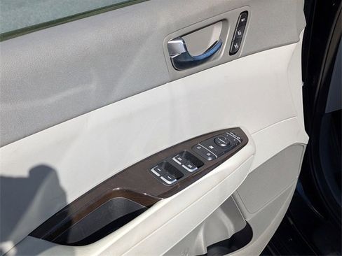 Used 2016 Kia Optima EX w/ Premium Package image 16