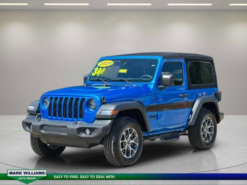 Used 2024 Jeep Wrangler Sport AWD/4WD image 4
