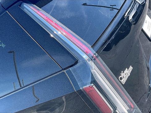 Used 2021 Cadillac Escalade ESV Sport Platinum w/ LPO, ONYX Package image 23