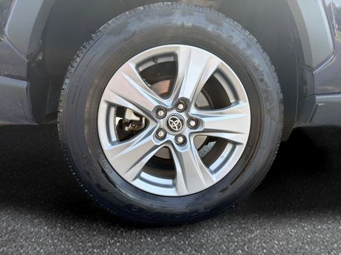 Used 2025 Toyota RAV4 XLE AWD/4WD image 9