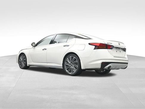 Used 2023 Nissan Altima 2.5 SL FWD image 13