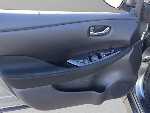 Used 2022 Nissan Leaf SV w/ SV Technology Package image 22