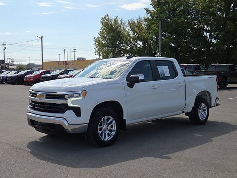 Used 2023 Chevrolet Silverado 1500 LT AWD/4WD image 7