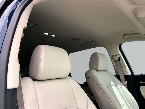Used 2024 Buick Enclave Premium AWD/4WD image 14
