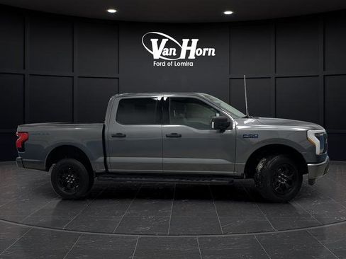 Used 2025 Ford F150 Lightning XLT image 2