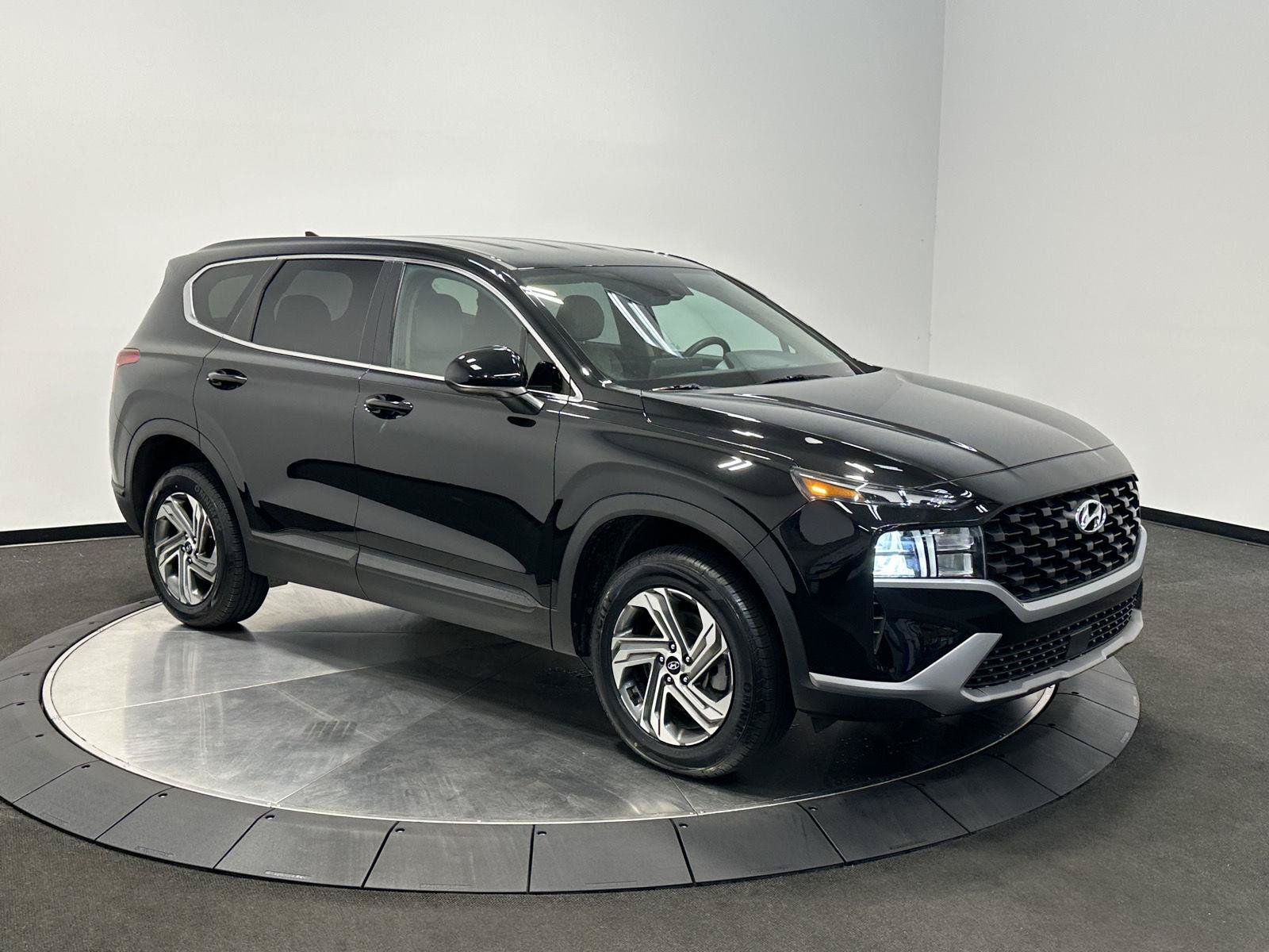 Certified 2023 Hyundai Santa Fe SE AWD/4WD image 2