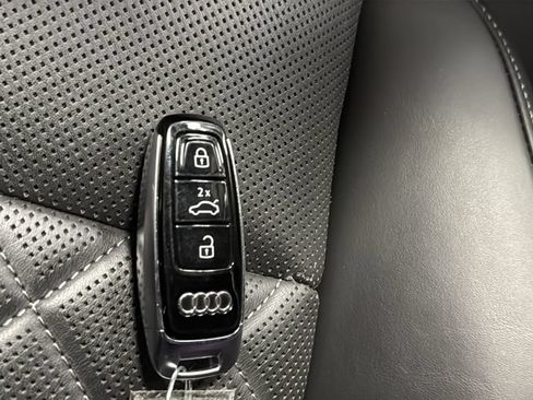 Used 2024 Audi S8 w/ S8 Comfort Plus Package AWD/4WD image 22