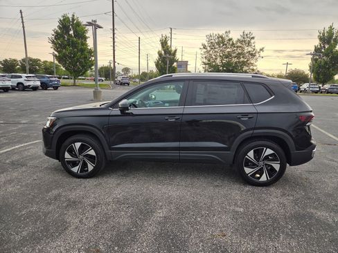 New 2026 Volkswagen Taos SE AWD/4WD image 13