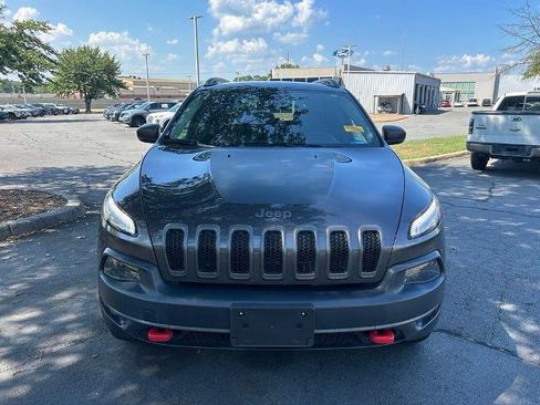 Used 2018 Jeep Cherokee Trailhawk w/ Quick Order Package 27L AWD/4WD image 2