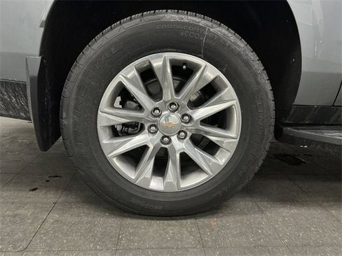 New 2025 Chevrolet Suburban Premier image 33