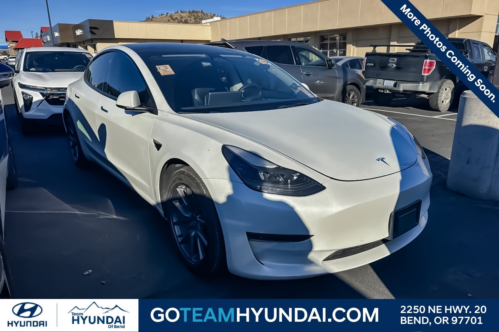 Used 2022 Tesla Model 3 Standard Range RWD image 1