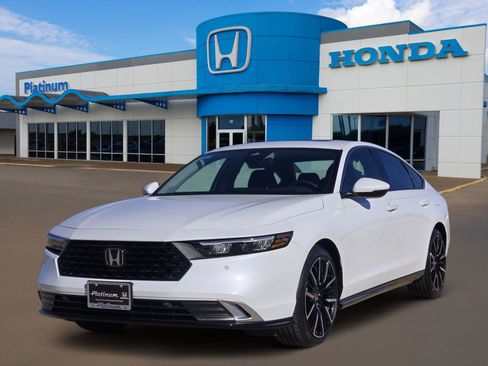 New 2025 Honda Accord Touring image 2