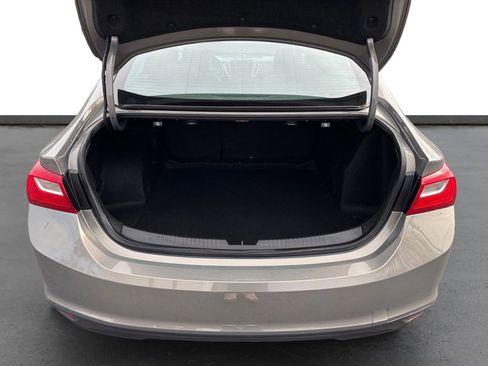 Used 2017 Chevrolet Malibu LT w/ Leather Package image 24