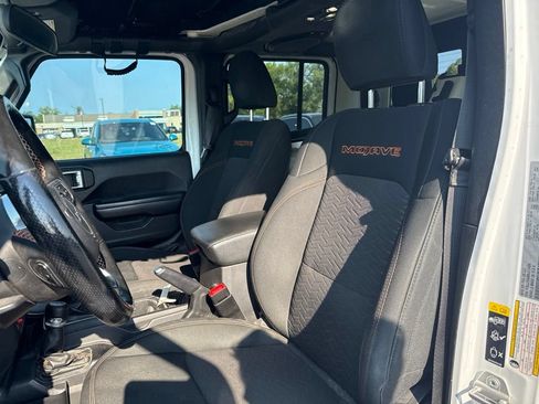 Used 2021 Jeep Gladiator Mojave w/ Cold Weather Group AWD/4WD image 8