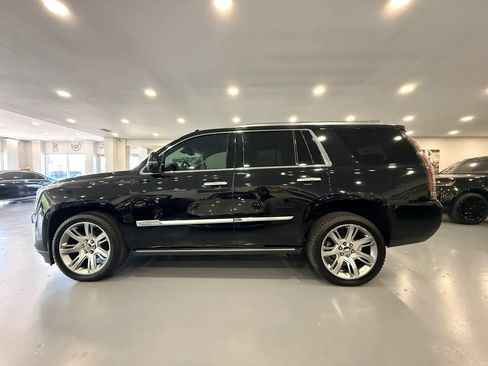 Used 2015 Cadillac Escalade Premium RWD image 4