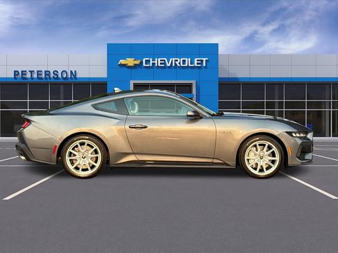Used 2025 Ford Mustang GT Premium RWD image 3