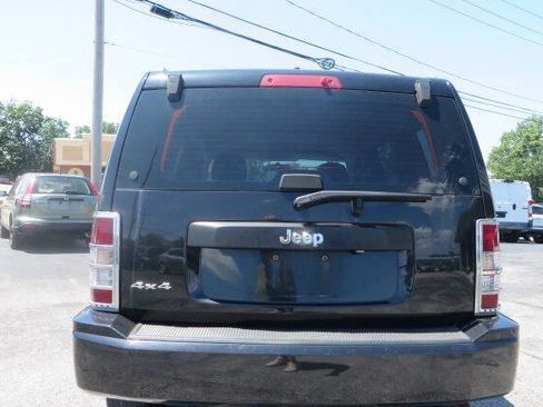 Used 2012 Jeep Liberty Sport image 8