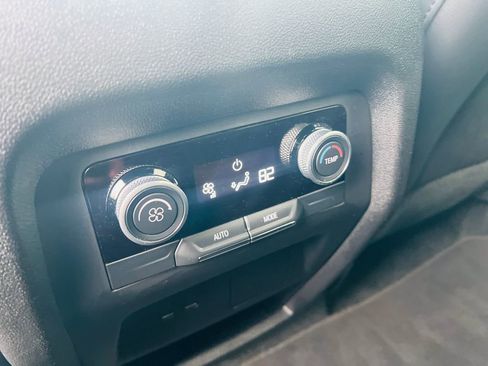 Used 2025 Buick Enclave Sport Touring image 34