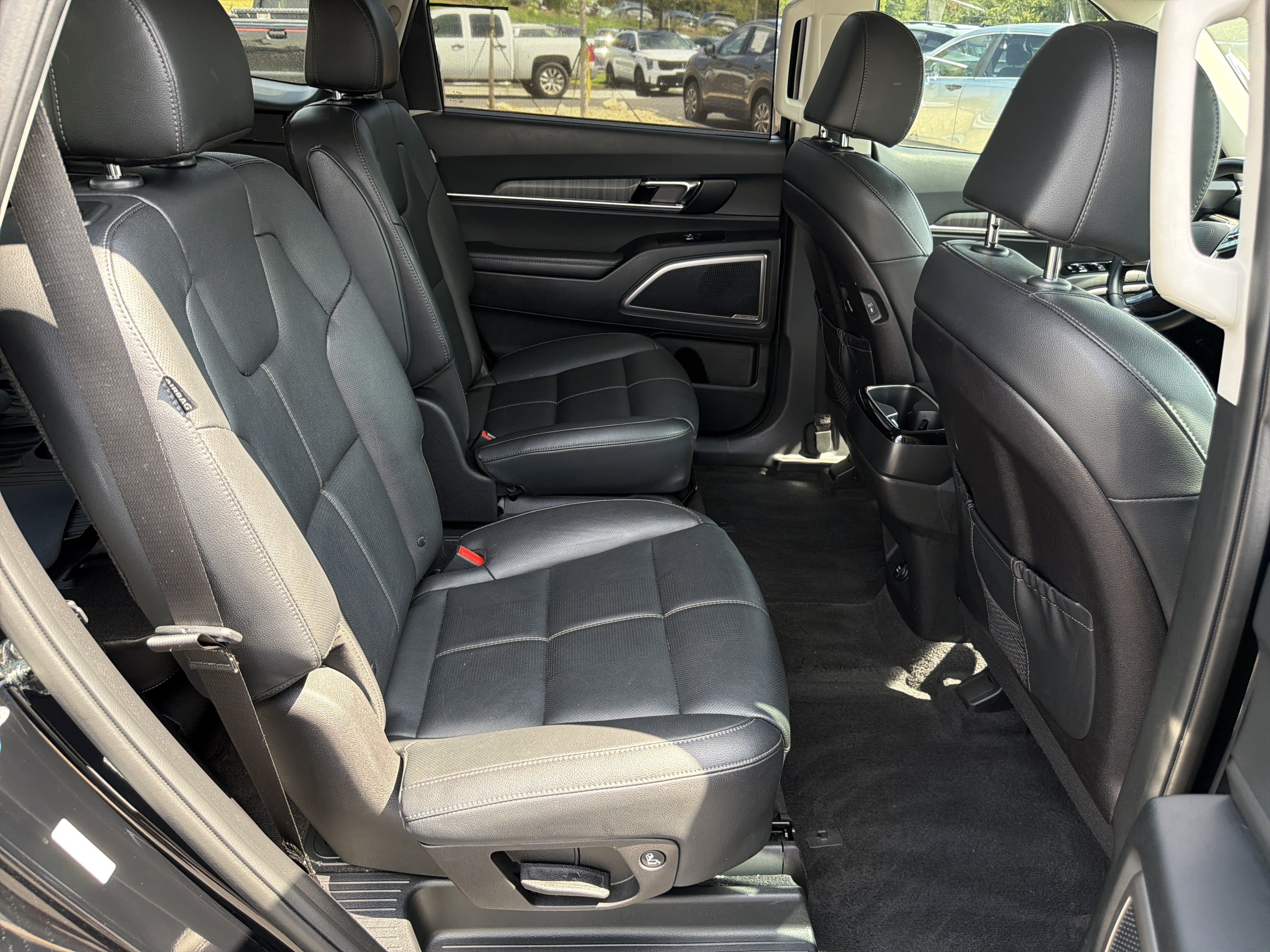 Used 2025 Kia Telluride EX w/ EX Captain's Chair Package FWD image 15