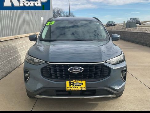 Used 2023 Ford Escape Platinum w/ Class II Trailer Tow Package image 4