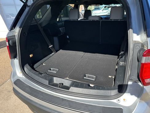 Used 2018 Ford Explorer FWD image 17