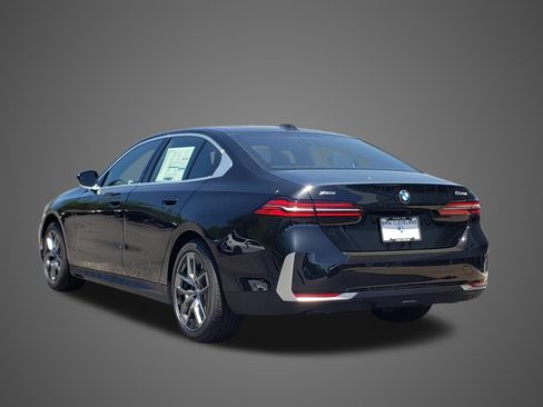 New 2027 BMW 530i xDrive w/ Premium Package AWD/4WD image 7